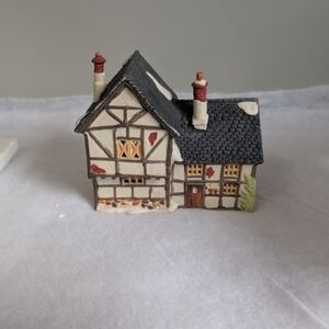Department 56 Dickens Village Cottage